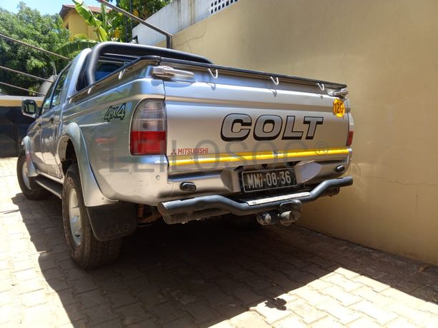 Mitsubishi Colt · Ano 2003