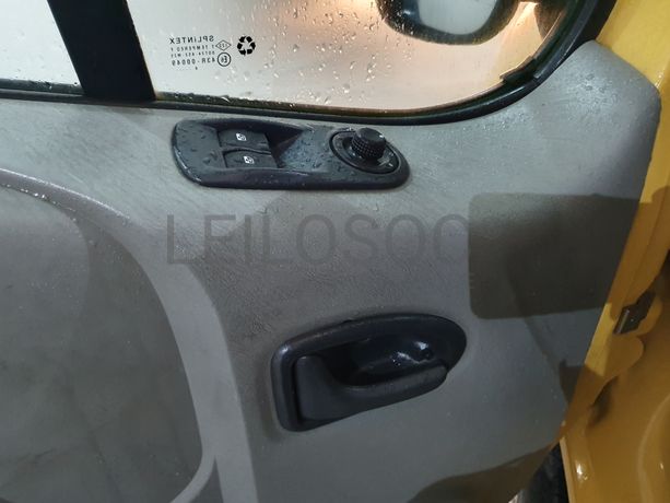 Renault Trafic · Ano 2004