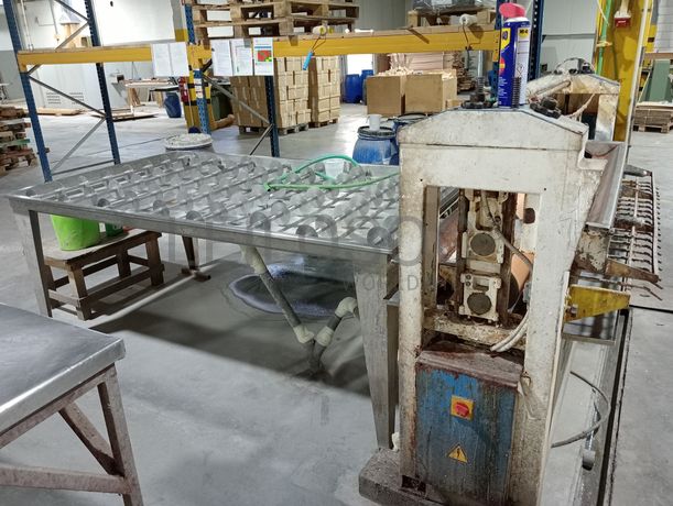 Máquina de dar cola