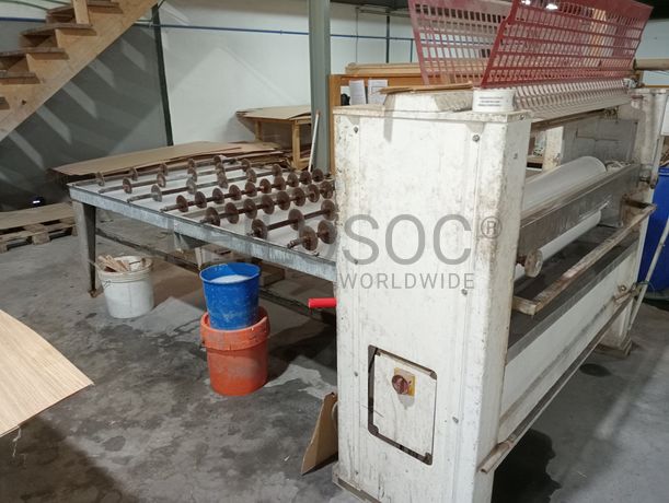 Máquina de dar cola