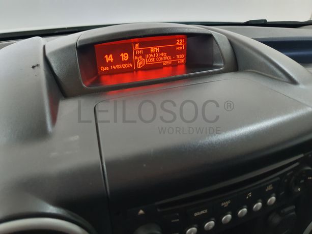 Peugeot Partner · Ano 2015