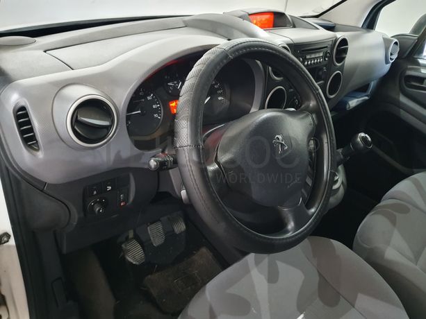 Peugeot Partner · Ano 2015