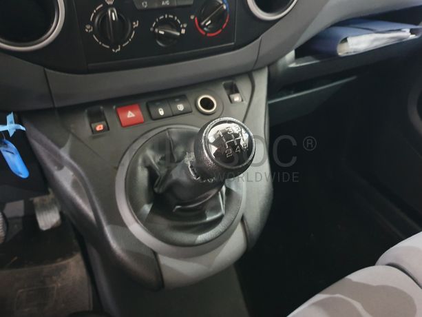 Peugeot Partner · Ano 2015