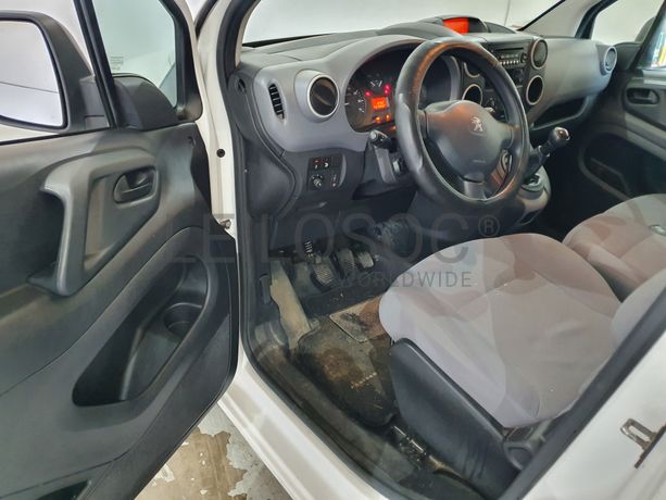 Peugeot Partner · Ano 2015