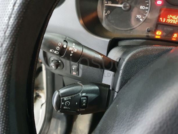 Peugeot Partner · Ano 2015