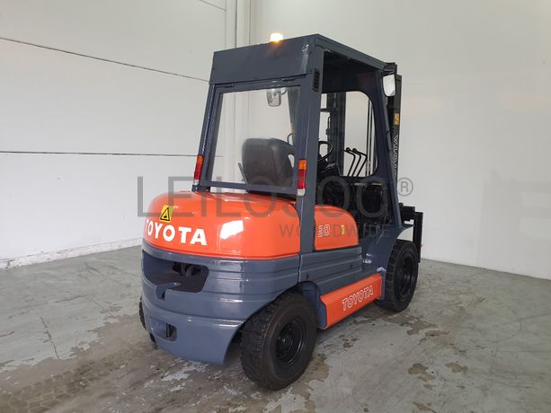 Empilhador Toyota 3000Kg