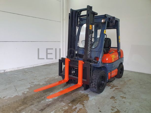 Empilhador Toyota 3000Kg