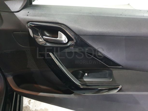 Peugeot 208 · Ano 2016