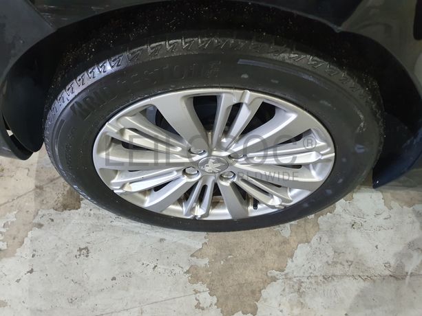 Peugeot 208 · Ano 2016