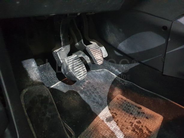 Peugeot 208 · Ano 2016