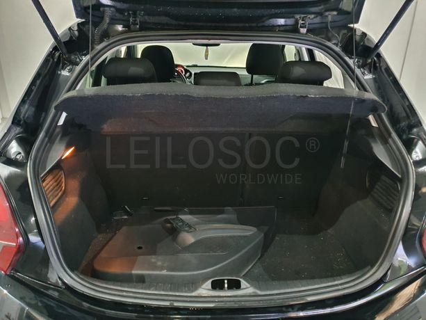 Peugeot 208 · Ano 2016