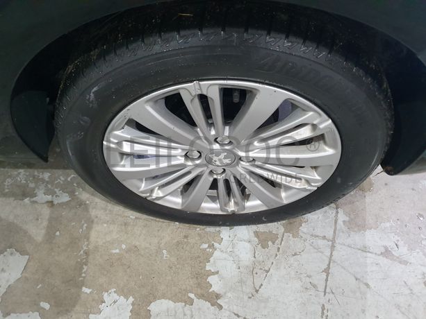 Peugeot 208 · Ano 2016