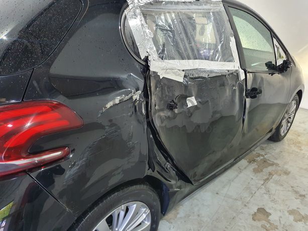 Peugeot 208 · Ano 2016