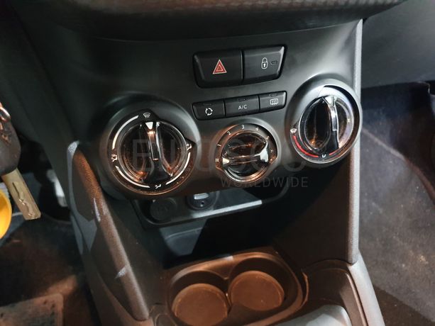 Peugeot 208 · Ano 2016