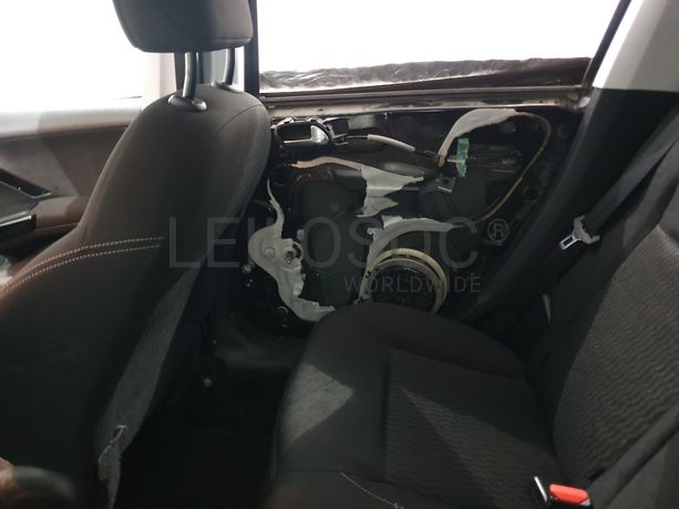 Peugeot 208 · Ano 2016