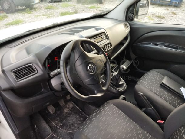 Opel Combo D Van 1.3 CDTI · Ano 2014