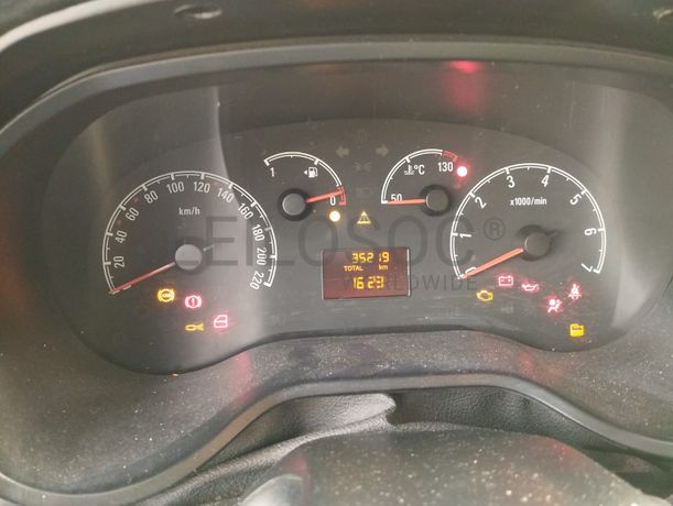 Opel Combo D Van 1.3 CDTI · Ano 2014