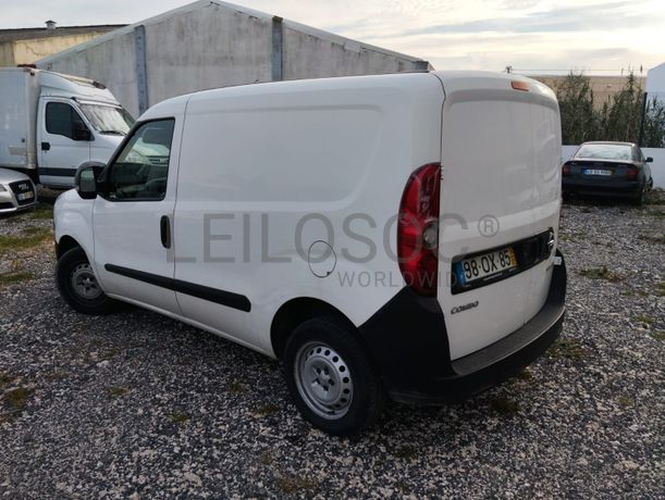 Opel Combo D Van 1.3 CDTI · Ano 2014