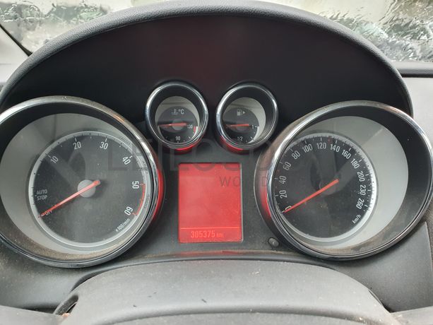 Opel Astra · Ano 2012