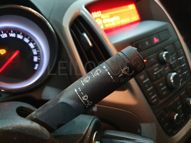 Opel Astra · Ano 2012