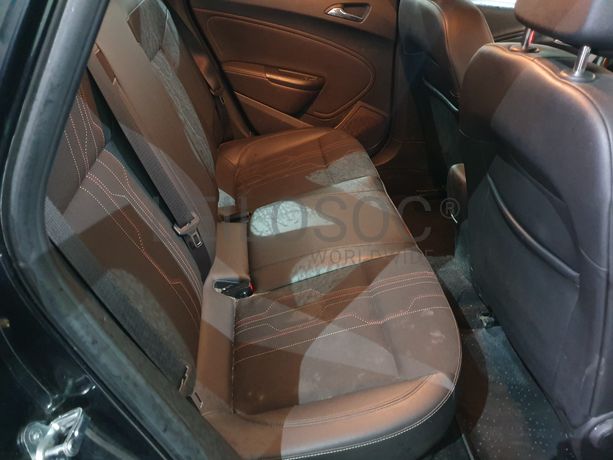 Opel Astra · Ano 2012