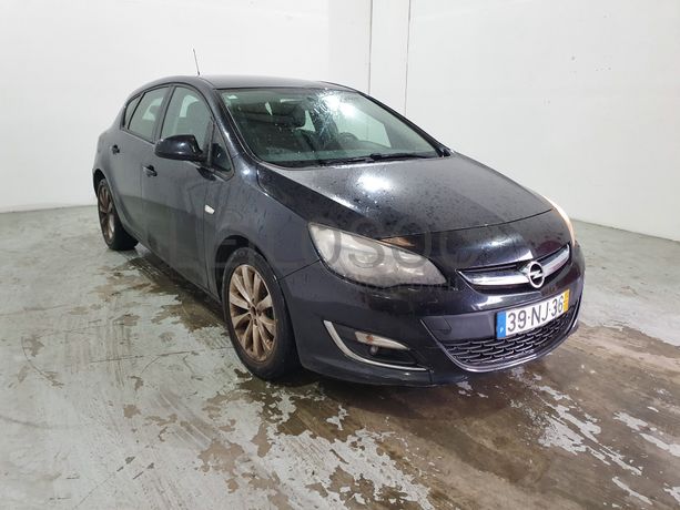 Opel Astra · Ano 2012