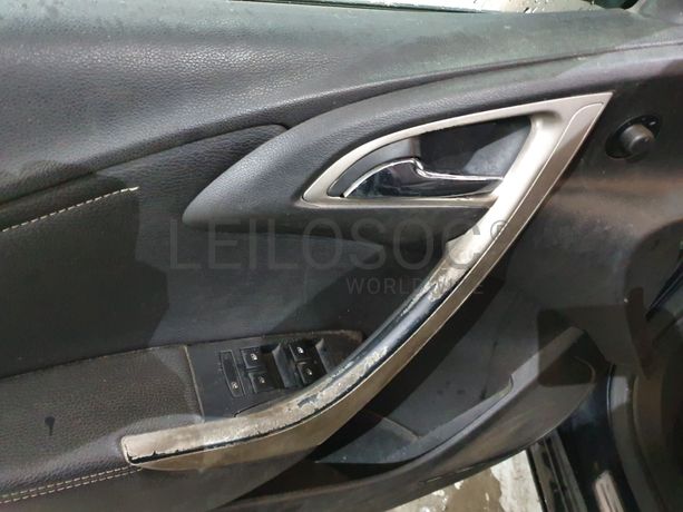 Opel Astra · Ano 2012