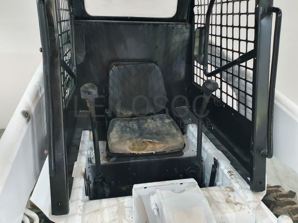 Mini Pá Carregadora Bobcat 753