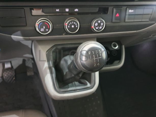 Volkswagen Transporter · Ano 2021