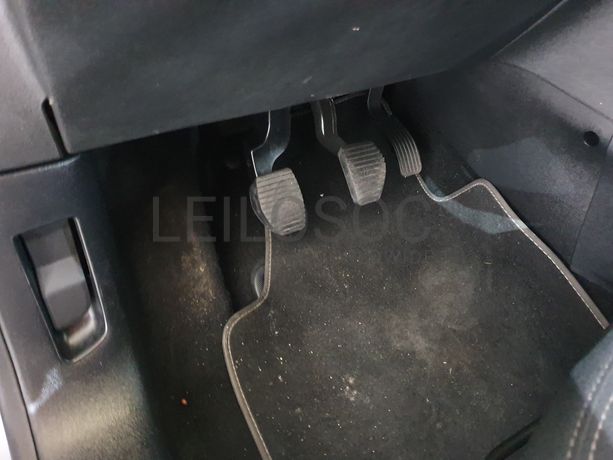 Peugeot 2008 · Ano 2014