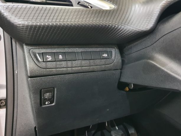 Peugeot 2008 · Ano 2014