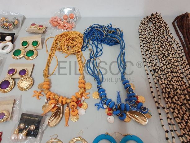 Lote Único - Álbuns Fotos · Bijuterias · Bolsas · Candeeiros · Intercomunicadores · Patins · Pianos Elétricos · Porta Cartões · Sapatos Bebé