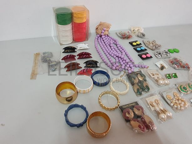 Lote Único - Álbuns Fotos · Bijuterias · Bolsas · Candeeiros · Intercomunicadores · Patins · Pianos Elétricos · Porta Cartões · Sapatos Bebé