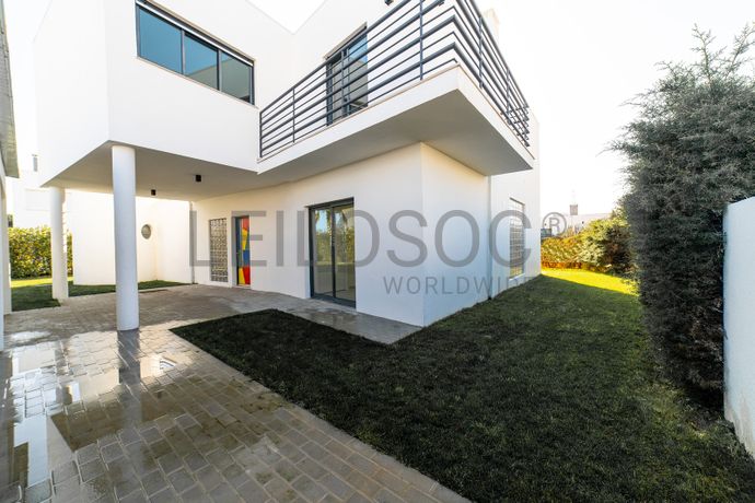 Moradia V4 · Palmela Village Resort