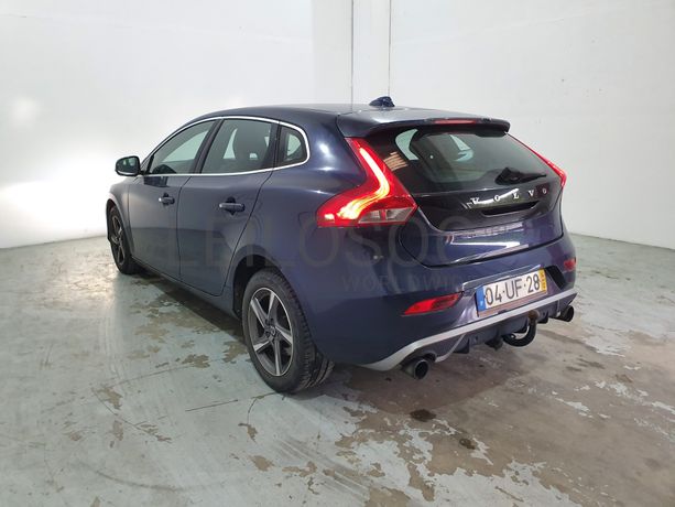 Volvo V40 D4 R Design · Ano 2014