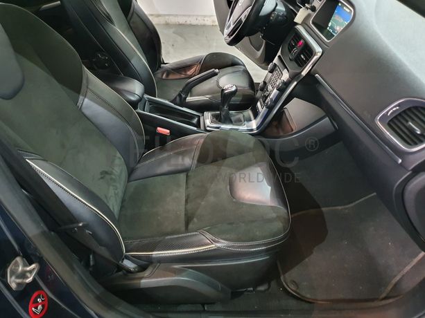 Volvo V40 D4 R Design · Ano 2014