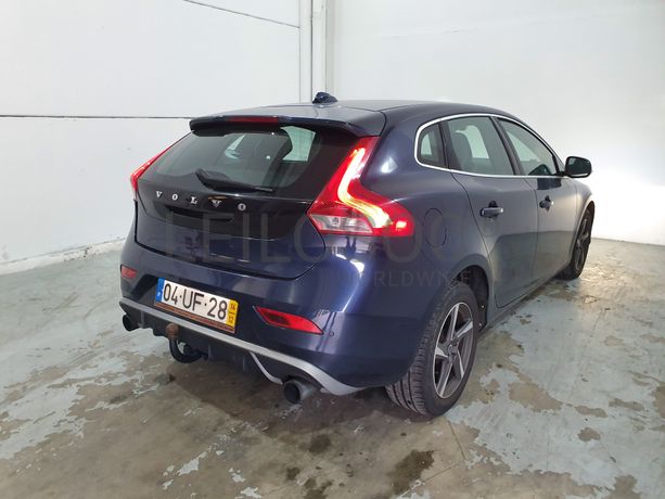 Volvo V40 D4 R Design · Ano 2014