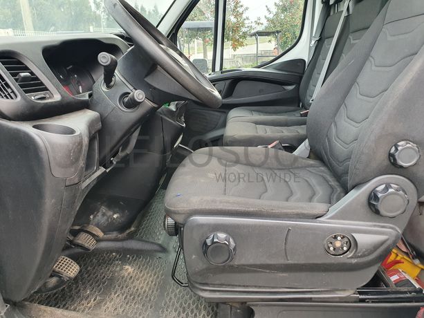 Iveco Daily 35-150 · Ano 2015
