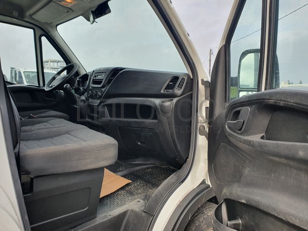 Iveco Daily 35-150 · Ano 2015