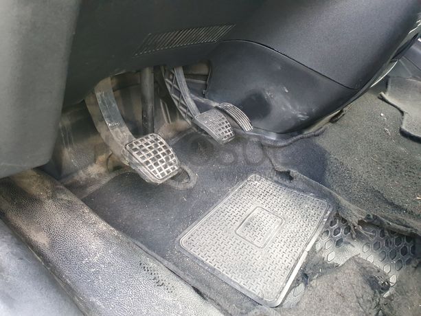 Iveco Daily 35-150 com Plataforma Elevatória Dhollandia · Ano 2015