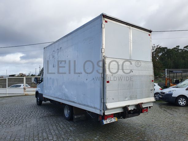 Iveco Daily 35-150 com Plataforma Elevatória Dhollandia · Ano 2015