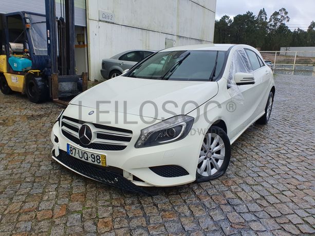 Mercedes-Benz A180 CDI · Ano 2013