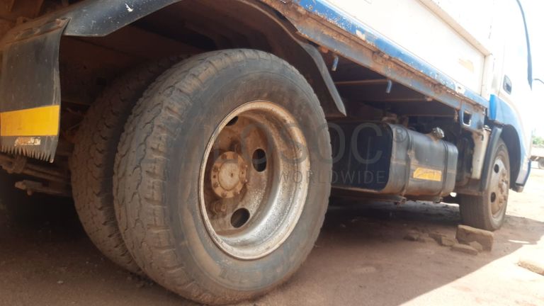 Hino Dutro · Ano 2004