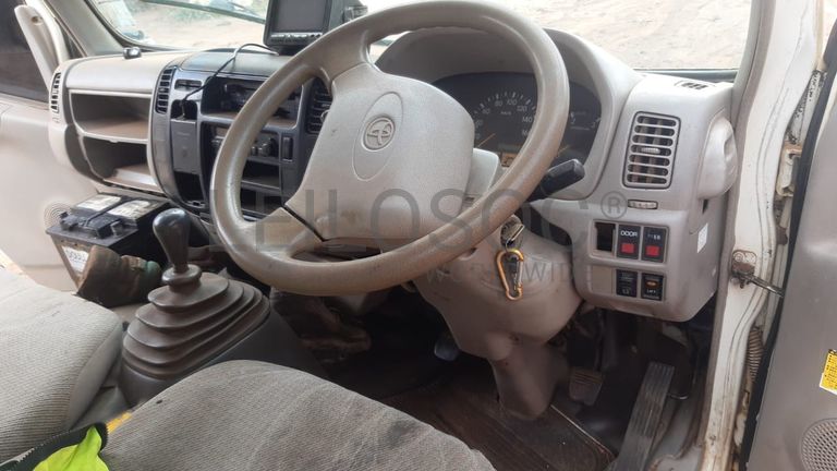 Hino Dutro · Ano 2004