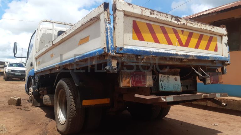 Hino Dutro · Ano 2004