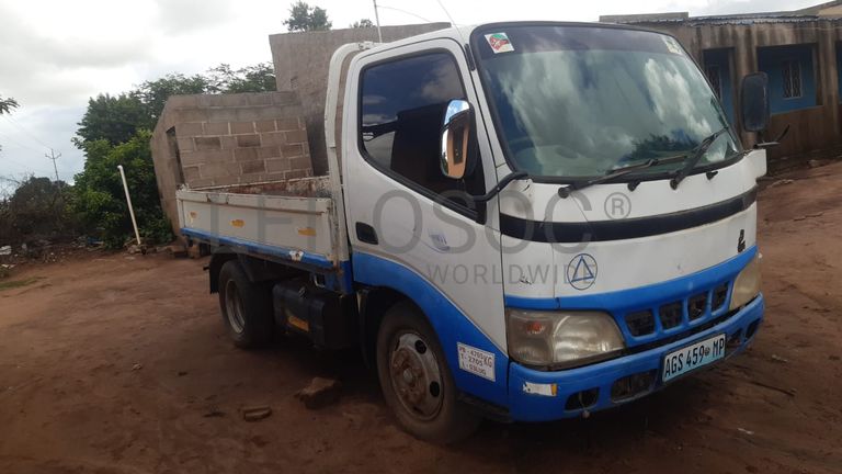 Hino Dutro · Ano 2004