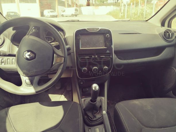 Renault Clio 1.5 DCI · Ano 2015