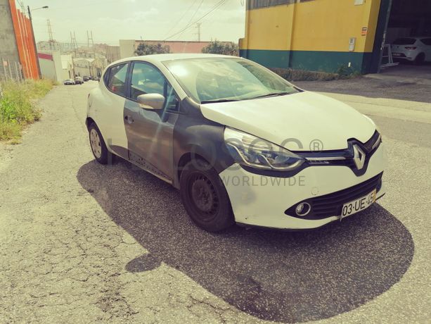 Renault Clio 1.5 DCI · Ano 2015