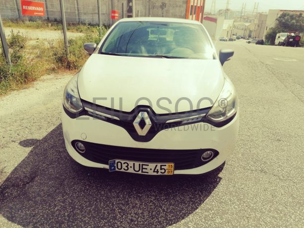 Renault Clio 1.5 DCI · Ano 2015