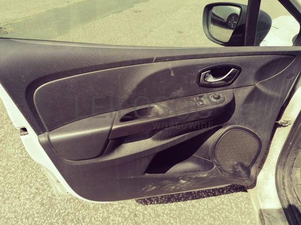 Renault Clio 1.5 DCI · Ano 2015